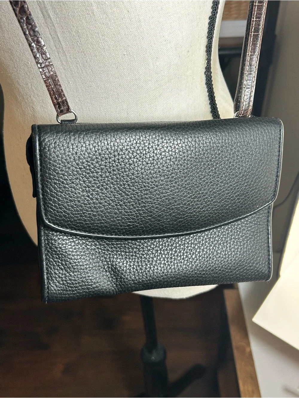 Brighton Vintage Pebble Leather Crossbody Purse Two-tone Black Brown Organizer - Picture 3 of 16